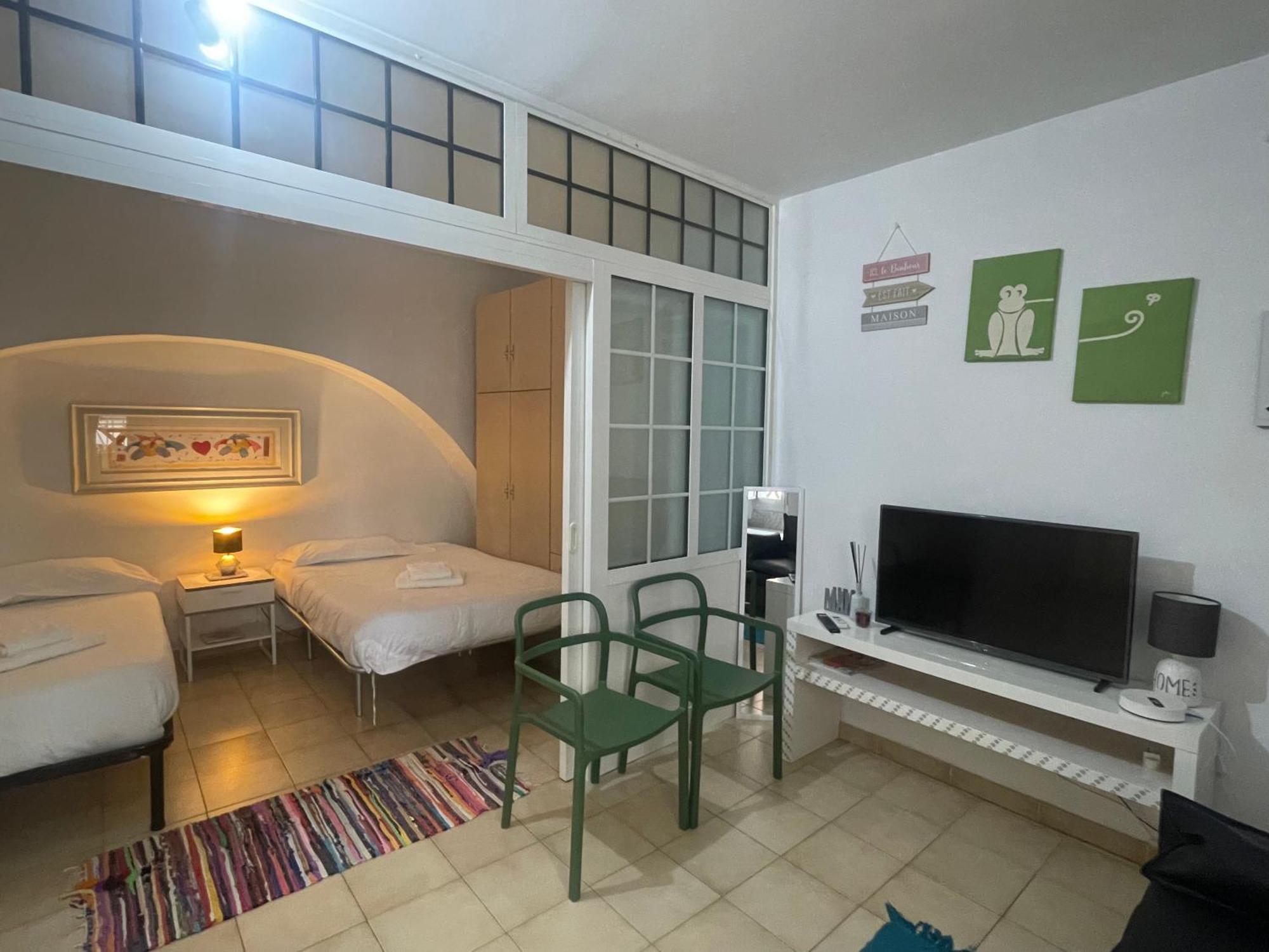 Stazione Centrale & Universita Lovely Apartment Bari Luaran gambar